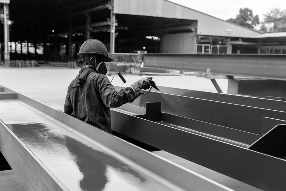 Sandblasting of steel equipement